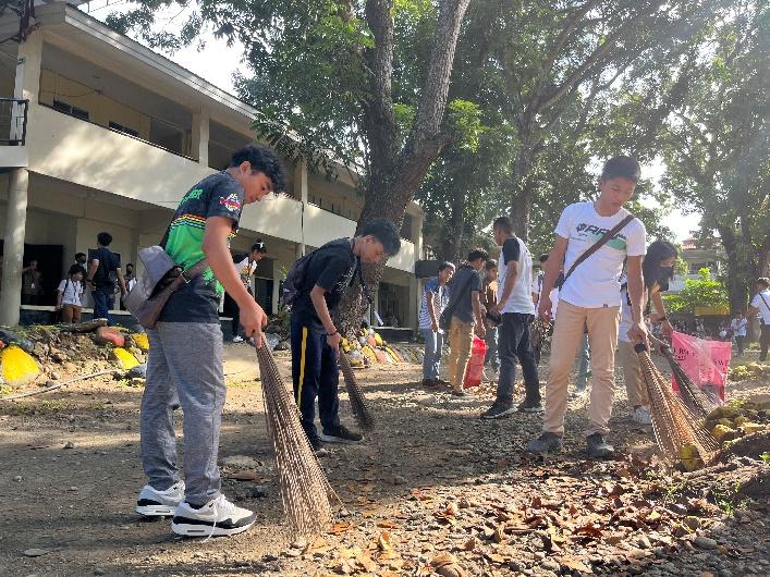 USTP Jasaan conducts Clean-up Drive in observance of Zero Waste Month 12